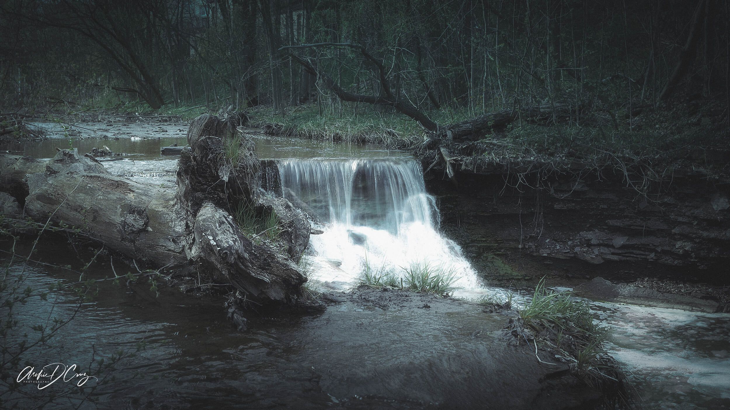 Wahoosh Falls, Mississauga